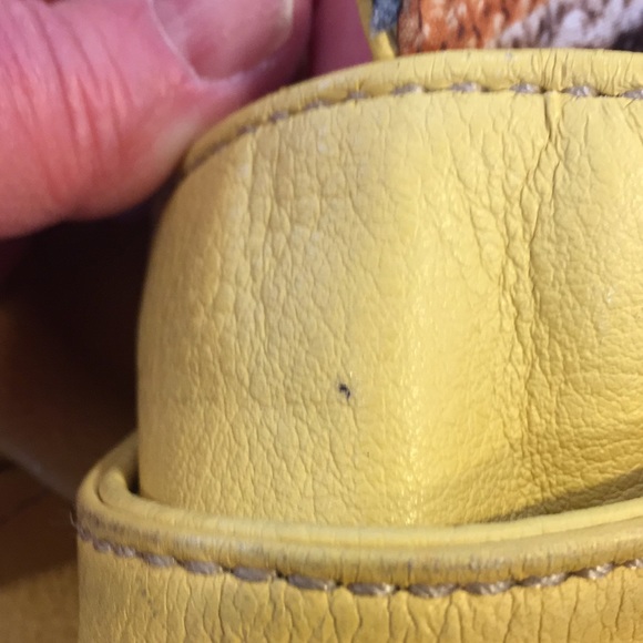 *****PRICE DROP***   THE SAK LEATHER SHOULDER BAG - Picture 9 of 9